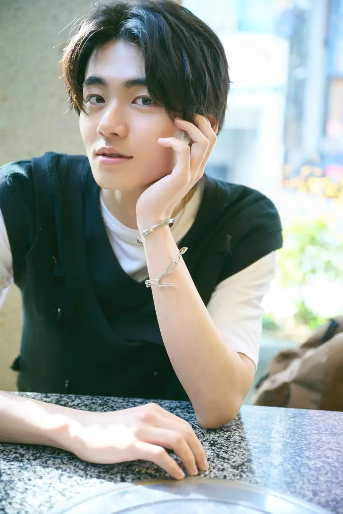 若手俳優のブレイク筆頭株の井内悠陽、多才さで魅せた初写真集　発売後、即重版出来！　地元・京都での「凱旋重版記念イベント」開催決定 画像 9