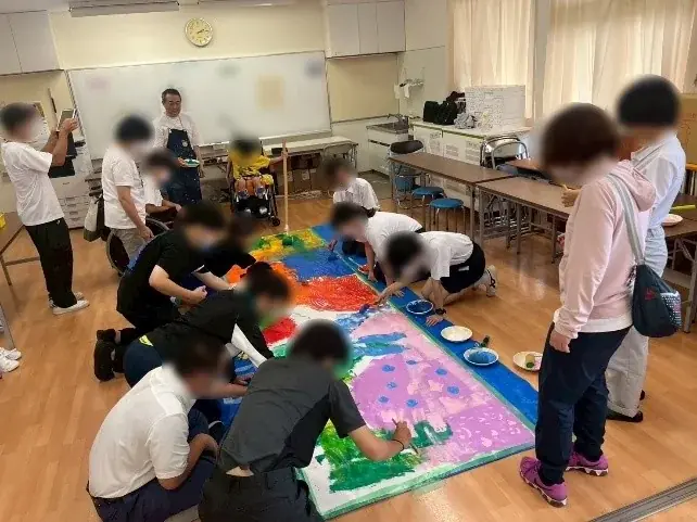 「おかやまインクルーシブフェスティバル2026」プレ事業の一環として、岡山県内の特別支援学校の児童・生徒とコラボレーションで表町商店街オリジナルアートタペストリーを制作！ 画像 3
