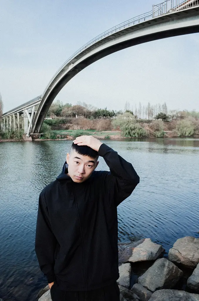 ニュージーランド出身のオルタナティブアーティスト Hans. （ハンズ）がソウル＆東京ツアーに先駆けて新曲『Silver Lining』をリリース、バランスを奏でる新世代オルタナティブヒップホップ 画像 2