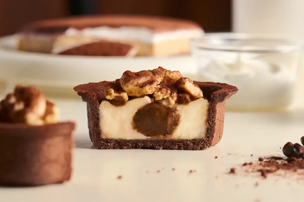 【冬の限定】マスカルポーネチーズのコクが決め手！サクトロッな大人のご褒美「焼きたてタルト ティラミスチーズ」 画像 2