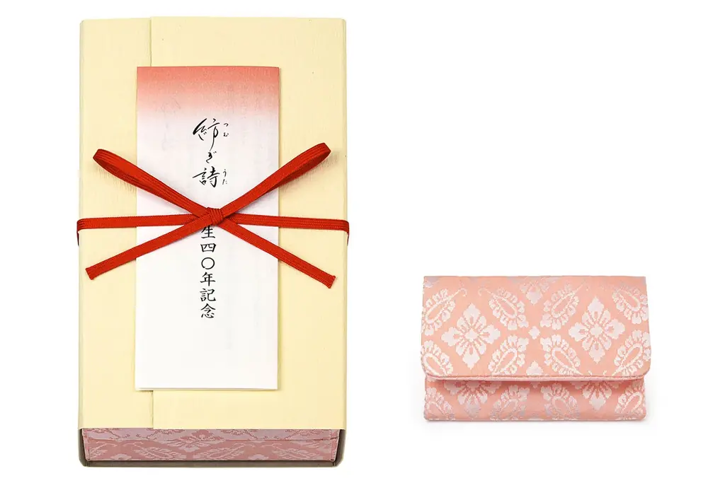 伝統の西陣織×誕生40周年の和菓子「紡ぎ詩」がコラボした、“こころを紡ぐ”特別なひと箱。公式WEBにて数量限定販売いたします。 画像 3