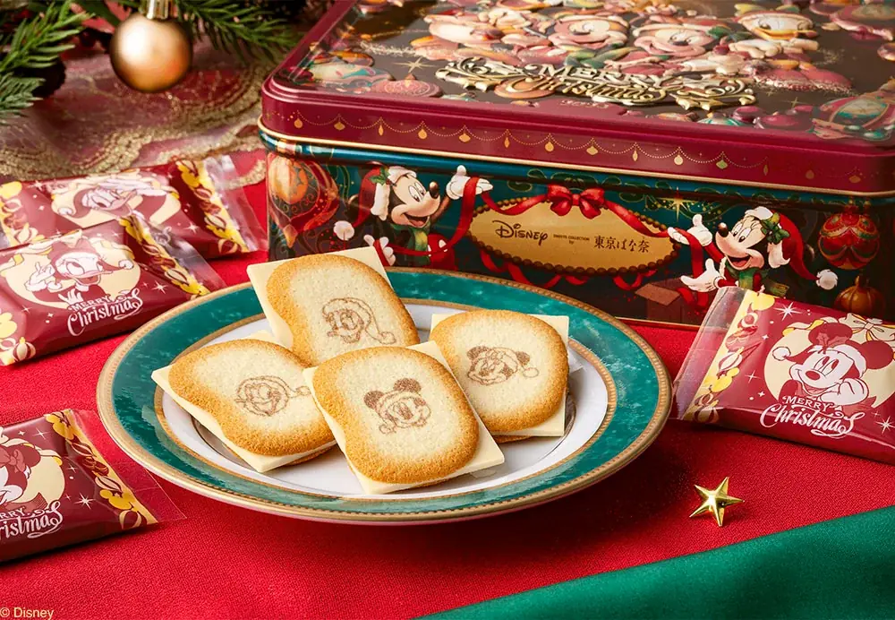【東京ばな奈】2025クリスマス限定缶は、キラキラの飾りつけにいそしむ「ミッキー&フレンズ」デザイン！公式通販では先行予約を開始 画像 5