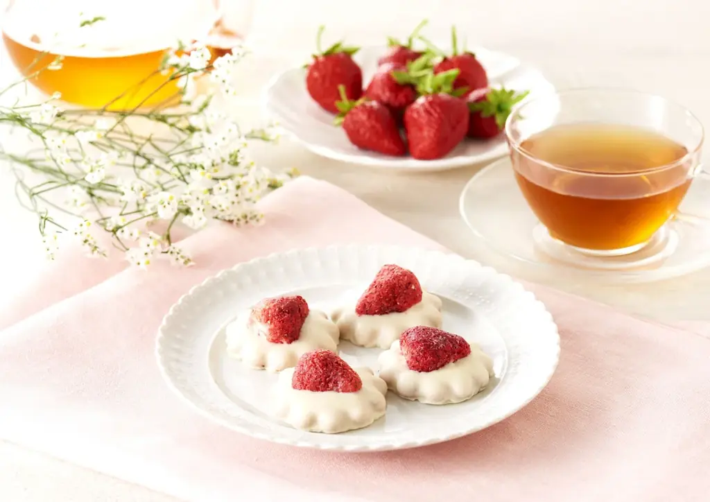 洋菓子のコロンバン“まるでショートケーキ”なクッキー缶を期間限定販売 画像 4