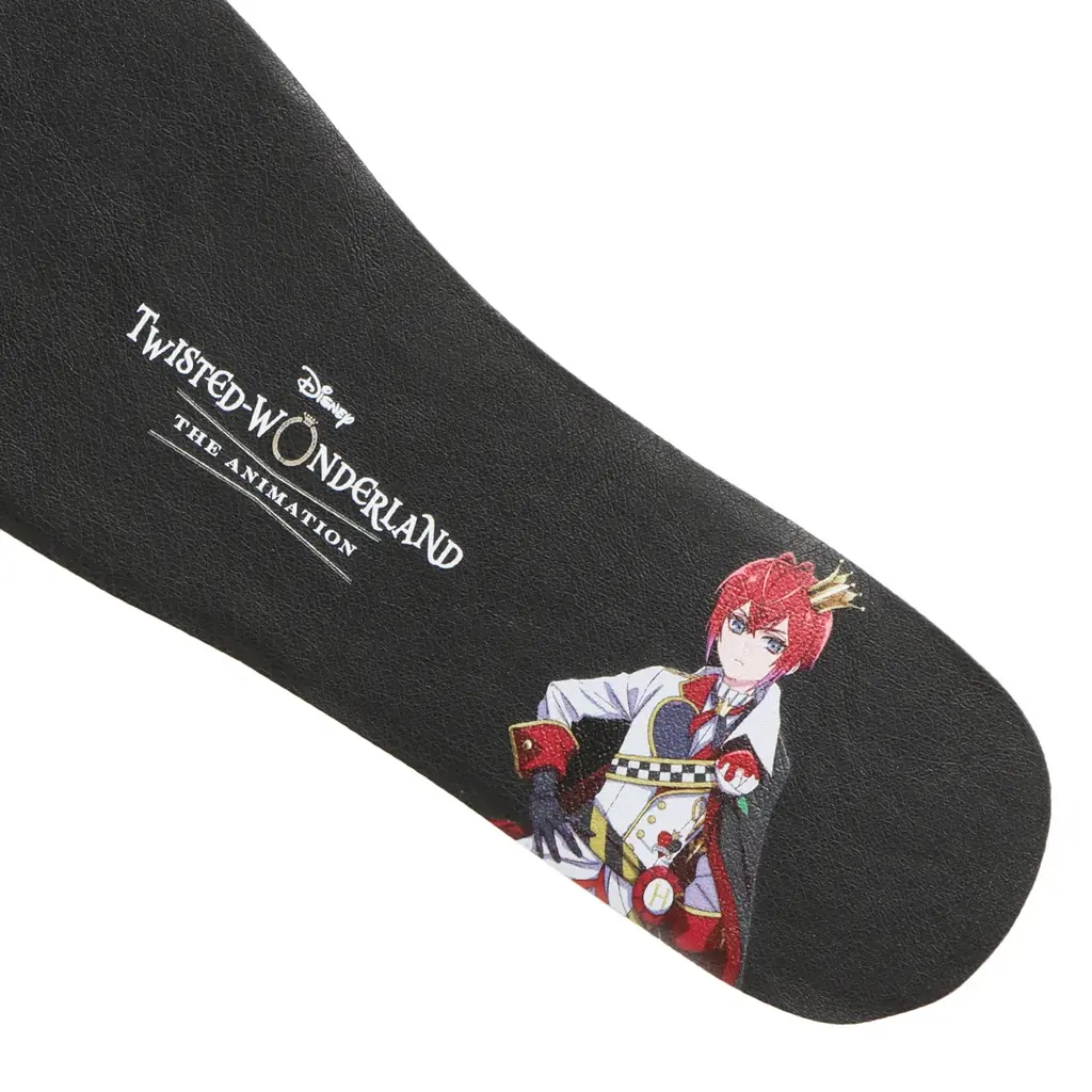 『ディズニー ツイステッドワンダーランド ザ アニメーション』の世界観を表現したローファーが2025年10月24日(金)より登場 画像 3