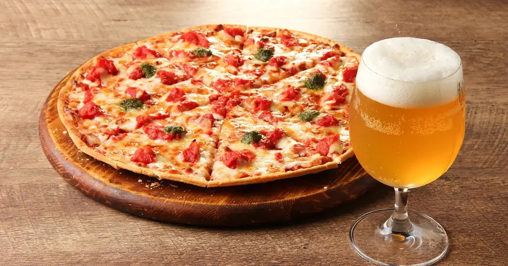 【宅配ピザ史上初】ピザ生地から生まれたクラフトビール「THE PIZZA CRAFT」が期間限定で登場！規格外のピザ生地をアップサイクルした、ピザのために作られた究極の一杯！ 画像 6
