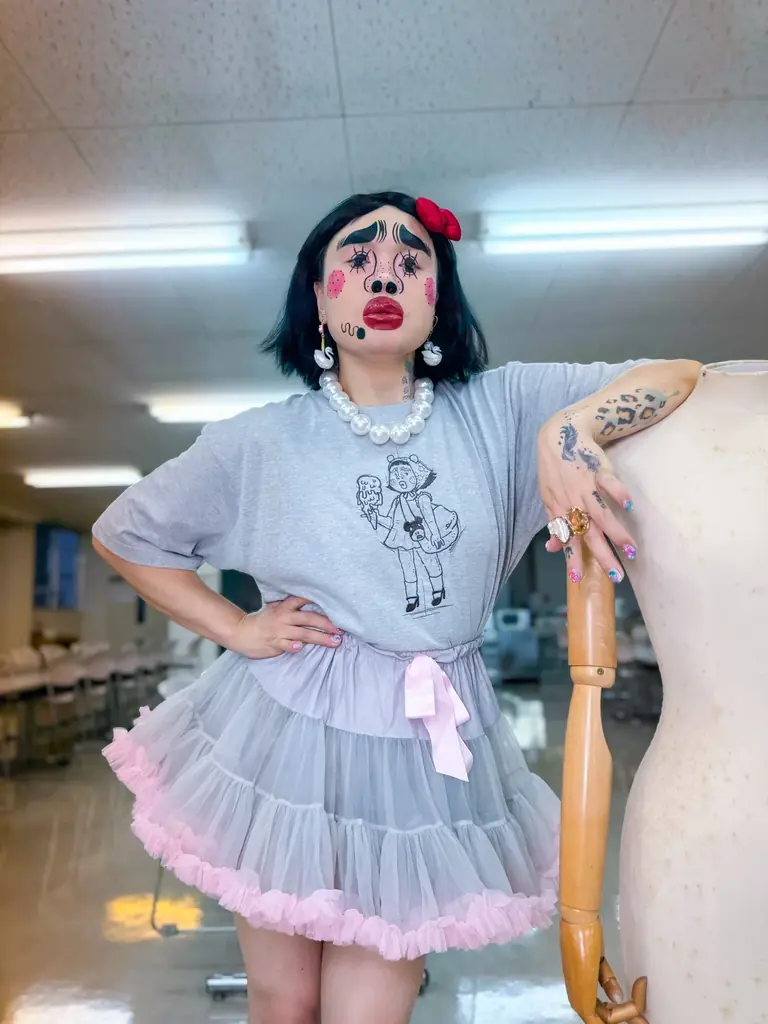 Youtube登録者56万人超！『ブリアナ・ギガンテ』の描きおろしイラストが刺繍・プリントされたアパレルを10月23日から期間限定で新発売！ 画像 3