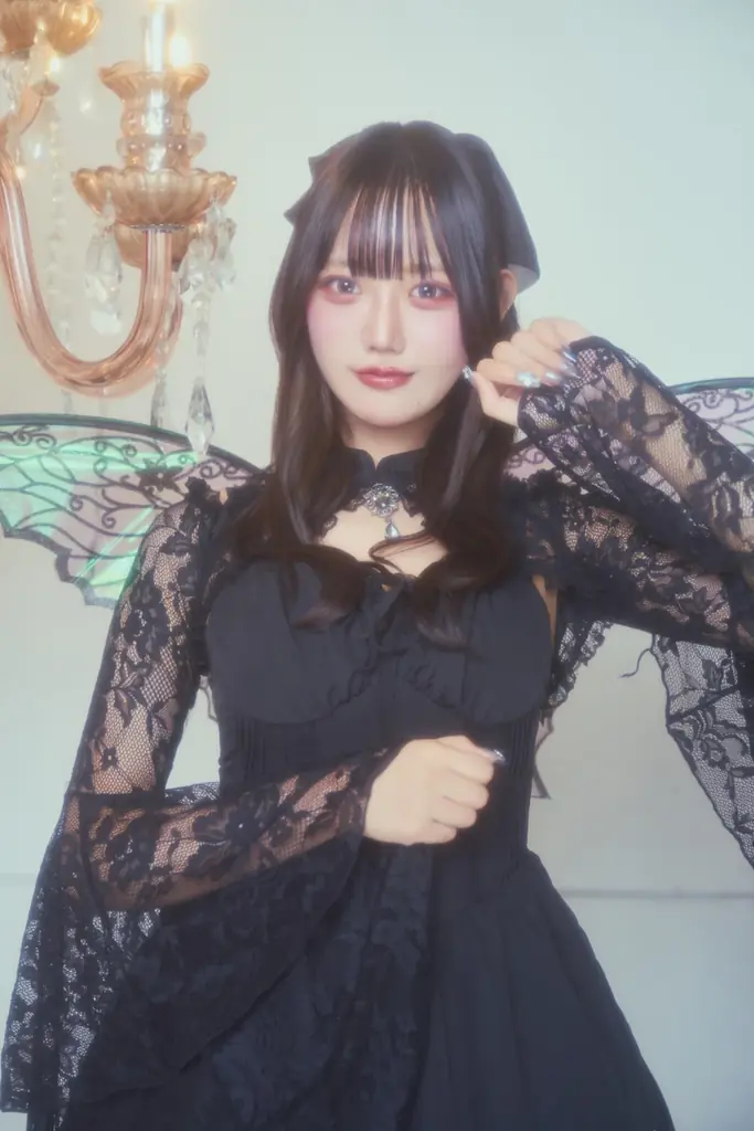 LilyS/ash、ハロウィンビジュアルを解禁！今年のテーマは“ブラックフェアリー” 画像 4