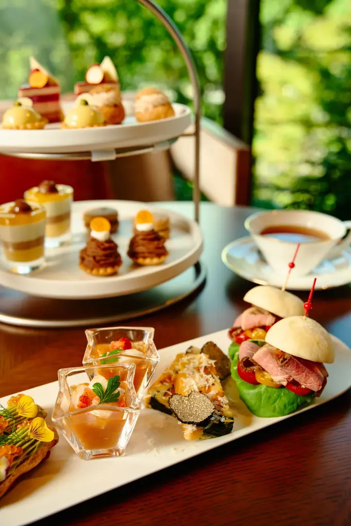 ピエール・エルメ・パリとのコラボレーション アフタヌーンティー 画像 2