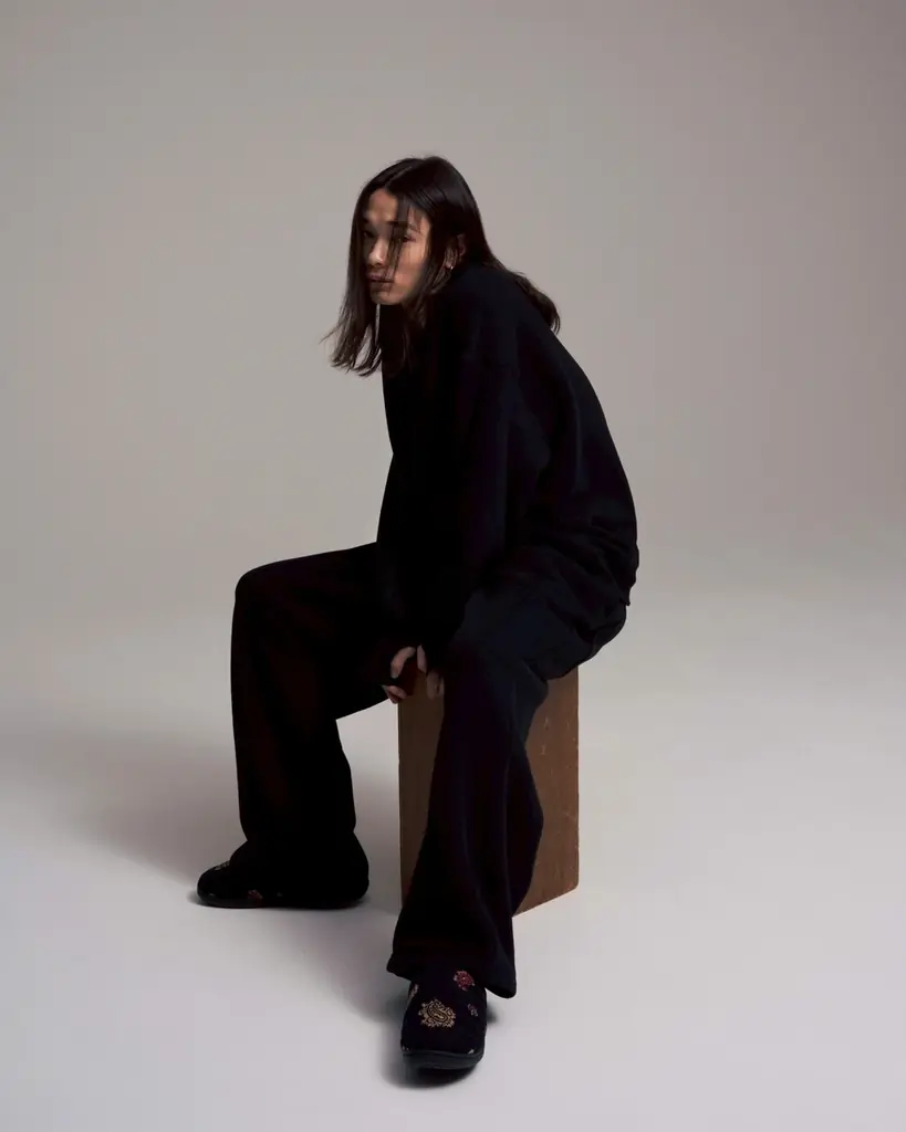 SUBU × superNova. 第2弾コラボレーションは3つの素材で魅せる”冬花”が彩る足もと──10月25日（土）12:00発売。名古屋市栄にて、superNova.POPUPも開催予定。 画像 3