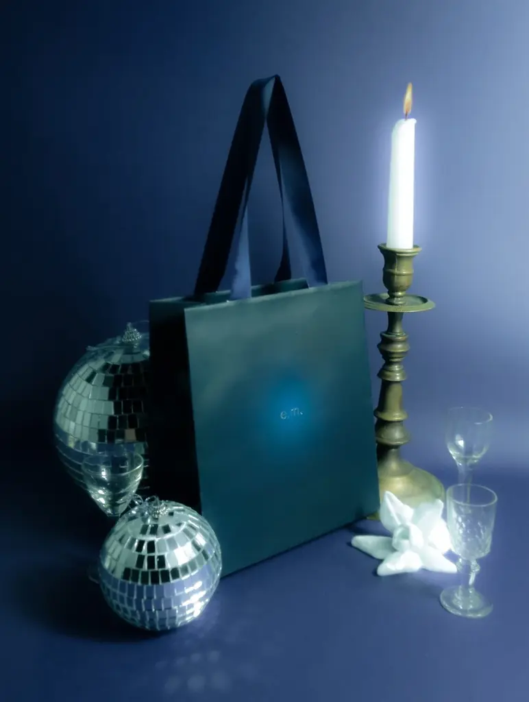 クリスマスギフトにも。e.m. group 3ブランドから「2025 HOLIDAY COLLECTION」が11/1発売。幸運を呼ぶモチーフなどの新作ジュエリー 画像 18