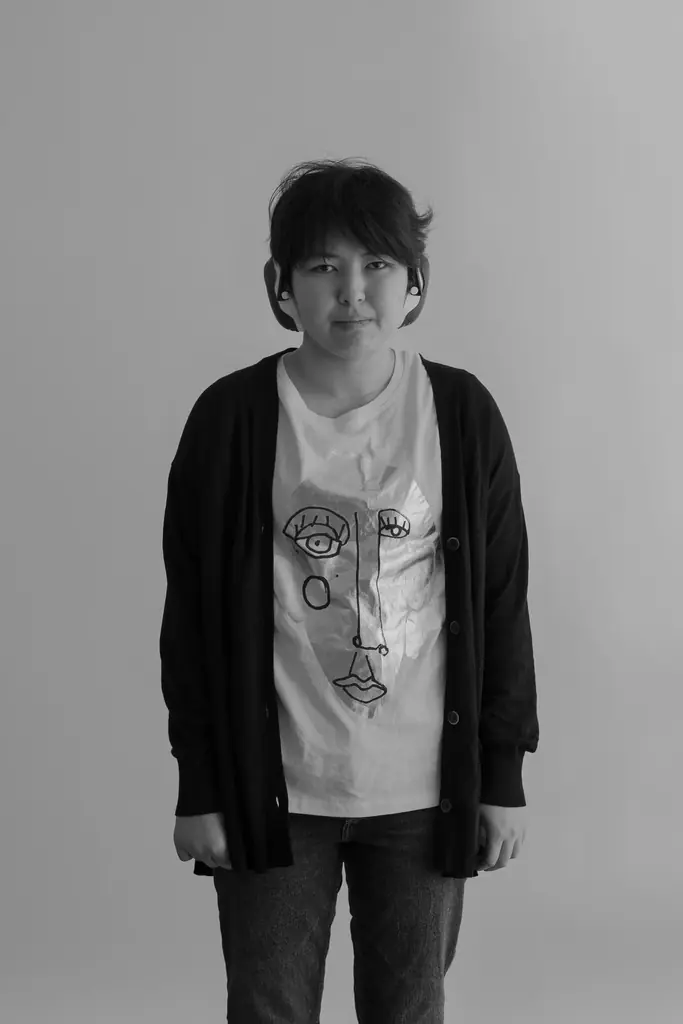 『LOVOT』が「ヘラルボニー」とコラボレーション。異彩を放つアーティストの作品が、『LOVOT』との日常を彩るウェアコレクションに。 画像 12