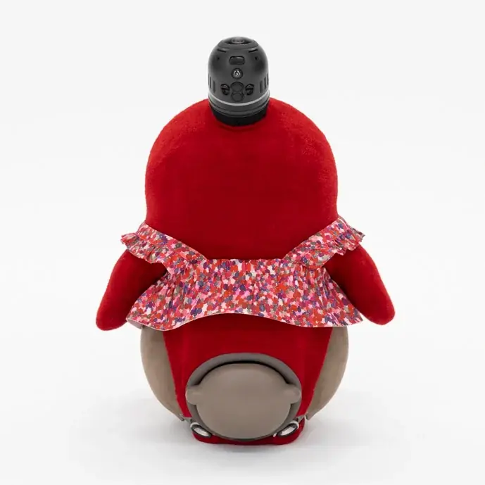 『LOVOT』が「ヘラルボニー」とコラボレーション。異彩を放つアーティストの作品が、『LOVOT』との日常を彩るウェアコレクションに。 画像 9