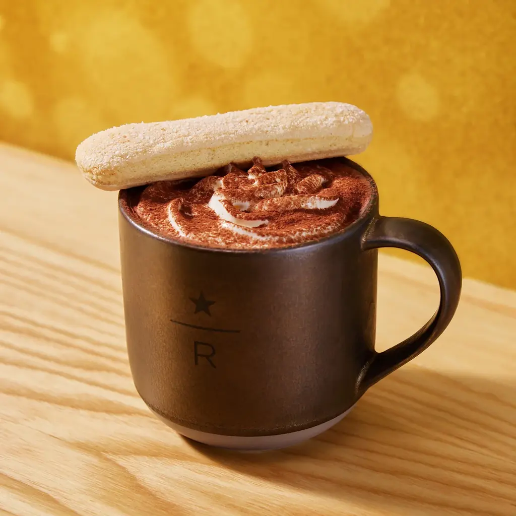 スターバックス リザーブ® ロースタリー 東京のホリデーシーズンが到来！　ドルチェを堪能するように楽しむビバレッジや、ホリデーの贅沢なひとときをカクテルとともに堪能するディナーセットが登場 画像 2