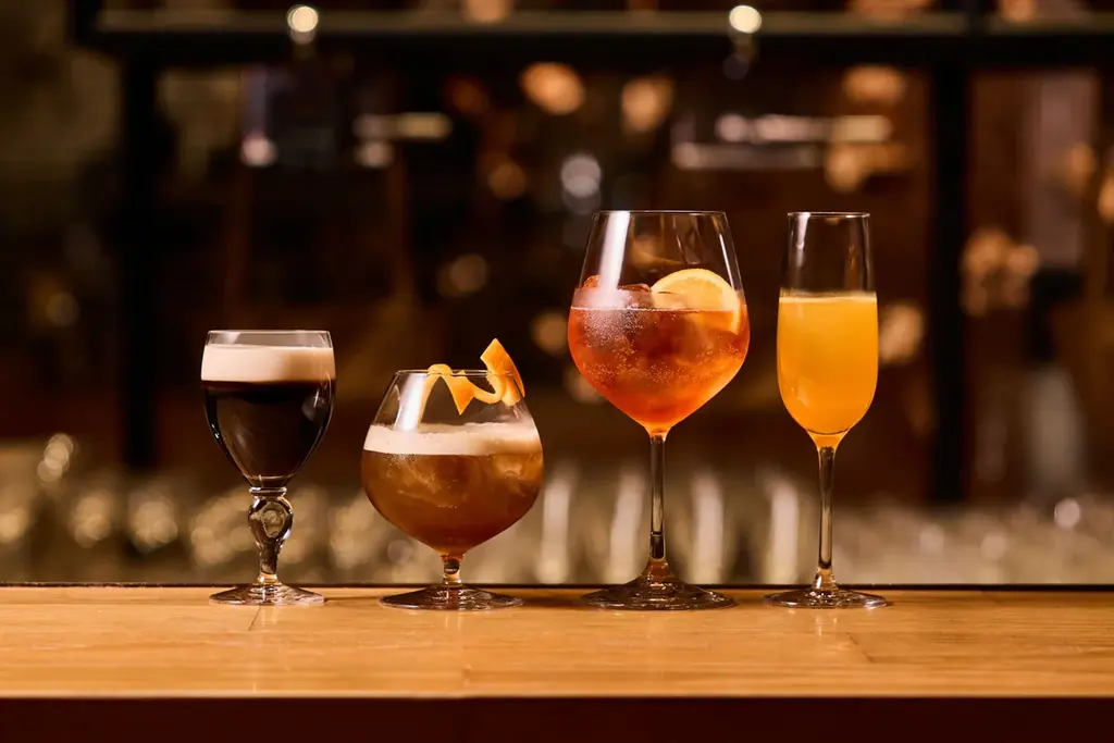 スターバックス リザーブ® ロースタリー 東京のホリデーシーズンが到来！　ドルチェを堪能するように楽しむビバレッジや、ホリデーの贅沢なひとときをカクテルとともに堪能するディナーセットが登場 画像 9