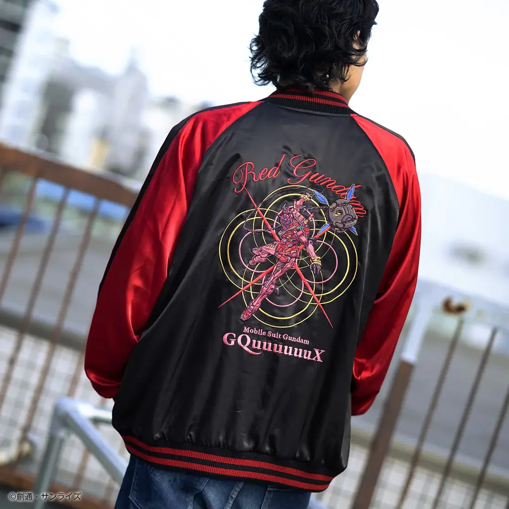 『機動戦士Gundam GQuuuuuuX』より大胆な刺繍デザインが際立つリバーシブル仕様のスカジャンが登場！ 画像 13