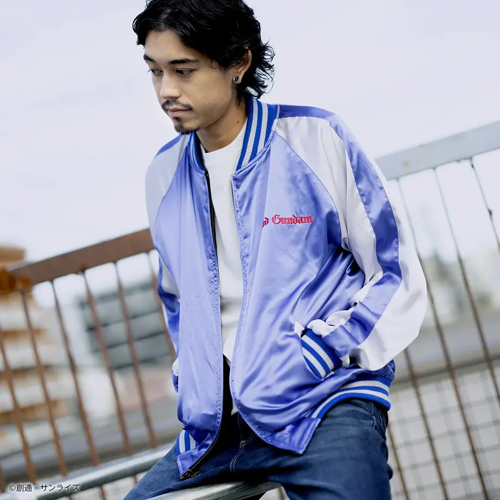 『機動戦士Gundam GQuuuuuuX』より大胆な刺繍デザインが際立つリバーシブル仕様のスカジャンが登場！ 画像 15