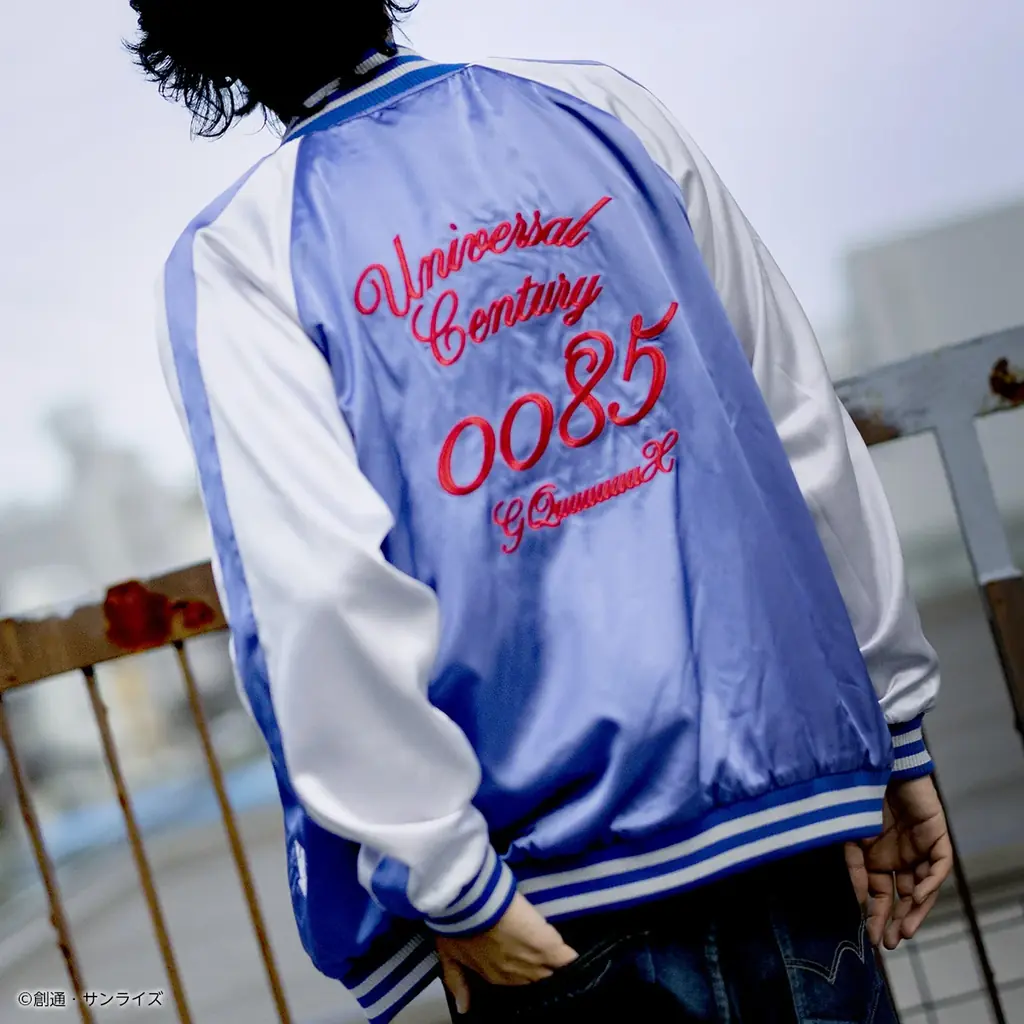 『機動戦士Gundam GQuuuuuuX』より大胆な刺繍デザインが際立つリバーシブル仕様のスカジャンが登場！ 画像 17