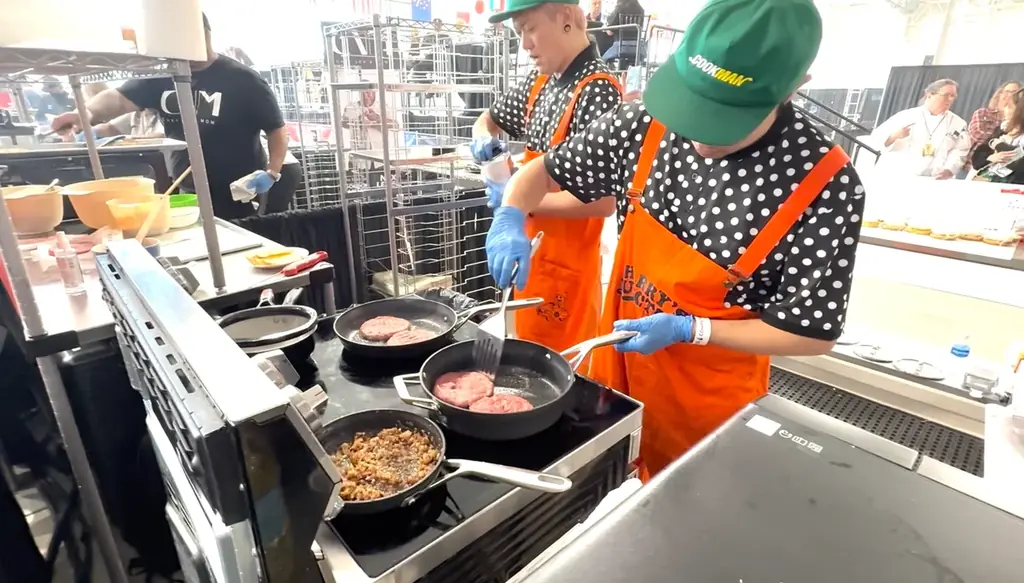 世界最大のフードスポーツイベント『World Food Championships 2025』に参戦！バガチャン2025優勝 BRISK STAND（兵庫）など3部門5チームが日本代表として挑戦！ 画像 3