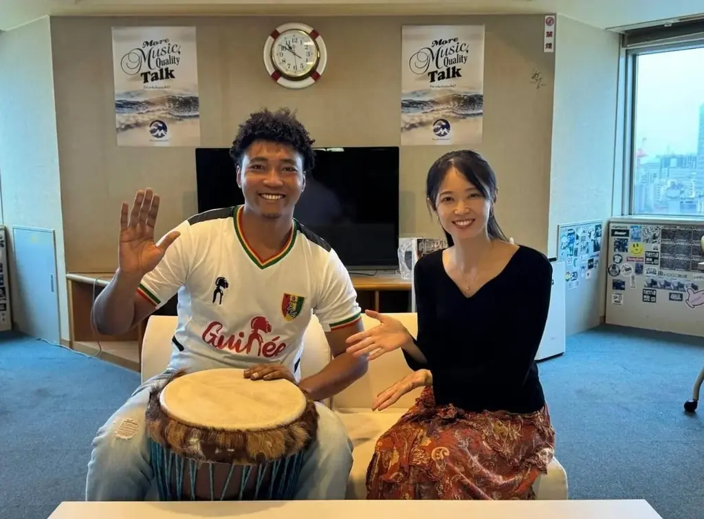 NPO法人一期JAM所属アーティスト「バー・ヨーナン」、FMヨコハマ『Lovely Day♡』に生出演！ジャンベの音色で朝のスタジオを魅了 画像 1