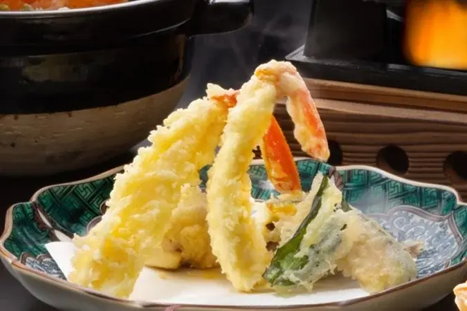 加賀・山中温泉【のどぐろ・能登牛・ズワイ蟹】会席料理と “SAKE BAR べに蔵” で地酒3種の飲み比べ 画像 6