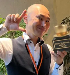 日本代表審査員シャチョーvsハンドドリップ２連覇チャンピオン新田和雄が激突。「コーヒー史上最強バトル」Youtube公開！ 画像 3