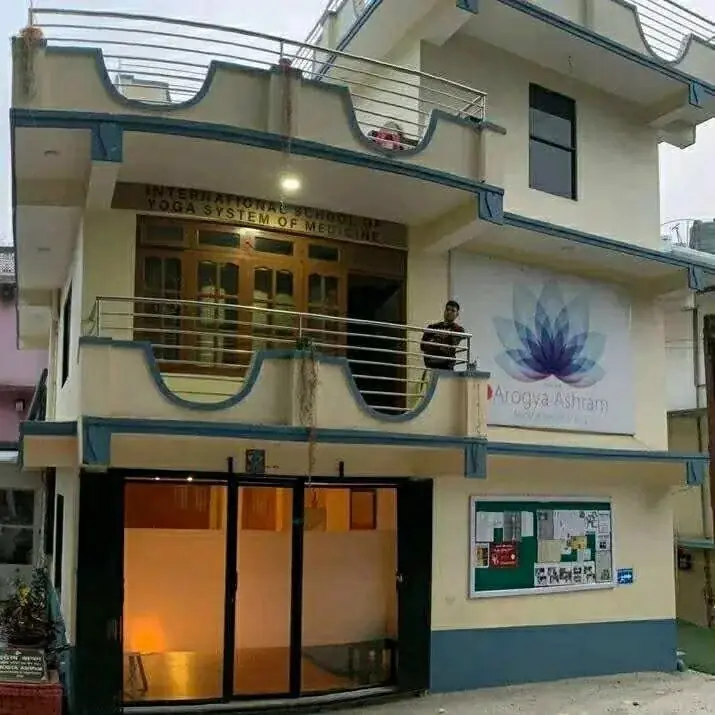 スワルが開講する「ニーマルヨガ TT200」2026年1月スタートに向け募集開始 画像 3