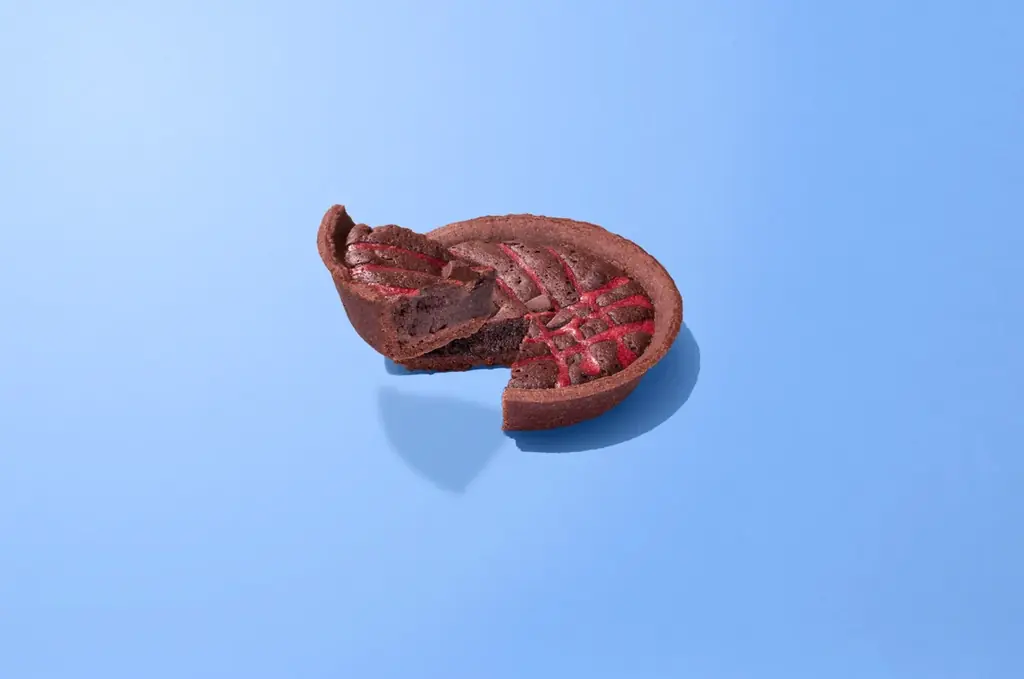 チョコスイーツに思わずうっとり…な リポーターの吉田鋼太郎さんにキャスターの八木莉可子さんがむすっと顔でツッコミ！？「ファミマがチョコだらけ！」新TVCMが10月28日（火）から放映開始 画像 20