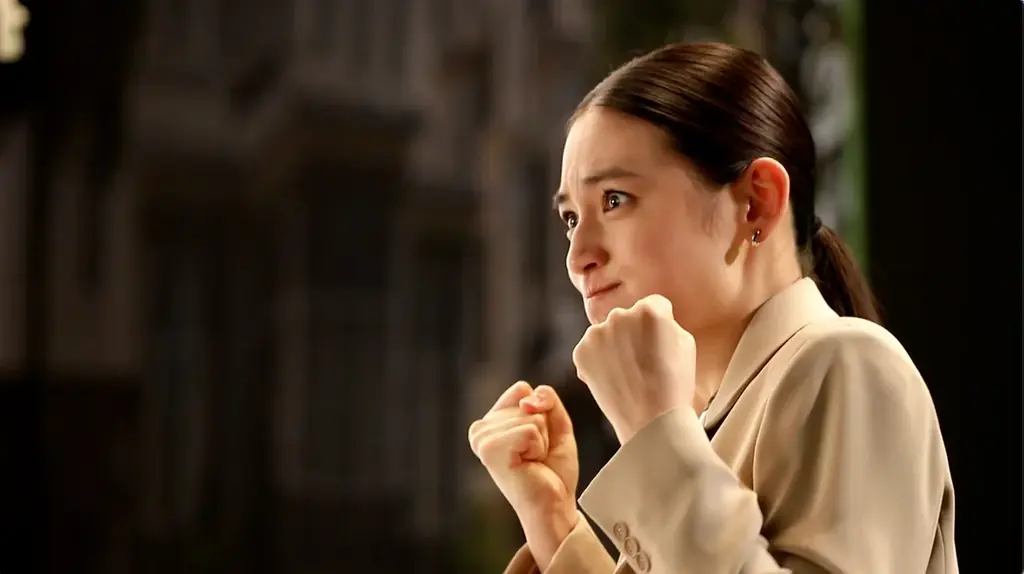 チョコスイーツに思わずうっとり…な リポーターの吉田鋼太郎さんにキャスターの八木莉可子さんがむすっと顔でツッコミ！？「ファミマがチョコだらけ！」新TVCMが10月28日（火）から放映開始 画像 8