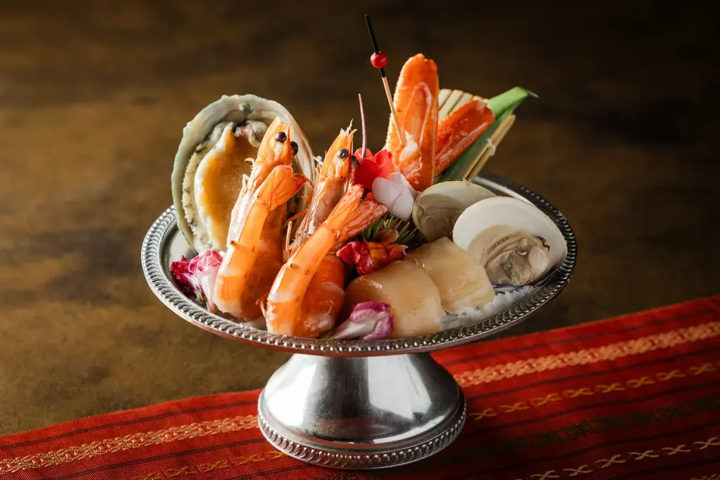 『和牛放題の殿堂 秋葉原 肉屋横丁』にて5周年の感謝を込めて期間限定「豪華舟盛り」をご提供 画像 3