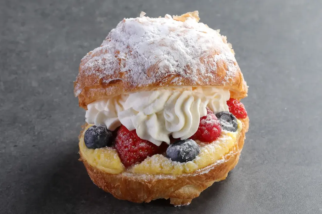 【シェラトン都ホテル大阪】ツリーやリースをイメージしたおひとりさまサイズのクリスマスケーキが登場　冬季限定スイーツ＆パン販売 画像 10