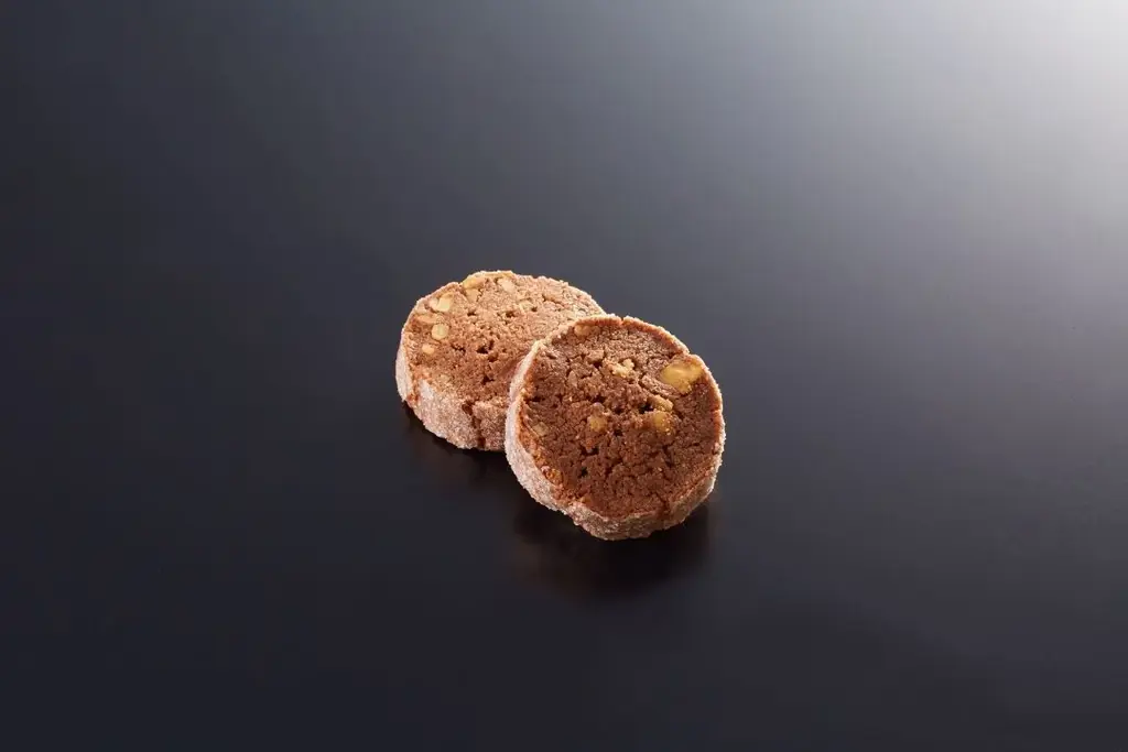 【明治記念館】“季節限定の人気商品「プレミアム・チョコレートクッキー」が再登場！”　カカオを贅沢に使った8種の味わいが詰まった特製チョコレートクッキー缶（税込/3,780円）を今秋も販売開始しました 画像 4