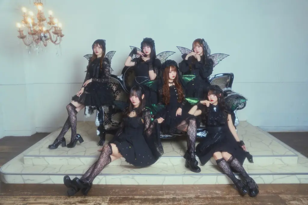 「LilyS/ash」が妖艶な「ブラックフェアリー」に大変身！熱狂のハロウィンライブレポートをお届け 画像 4