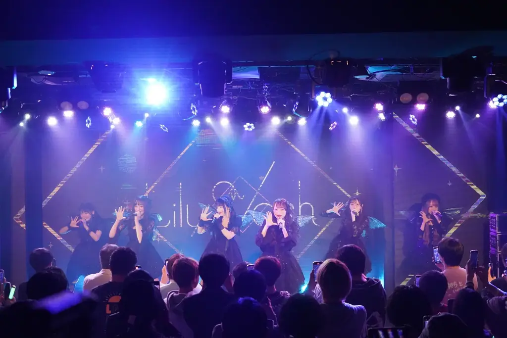 「LilyS/ash」が妖艶な「ブラックフェアリー」に大変身！熱狂のハロウィンライブレポートをお届け 画像 5