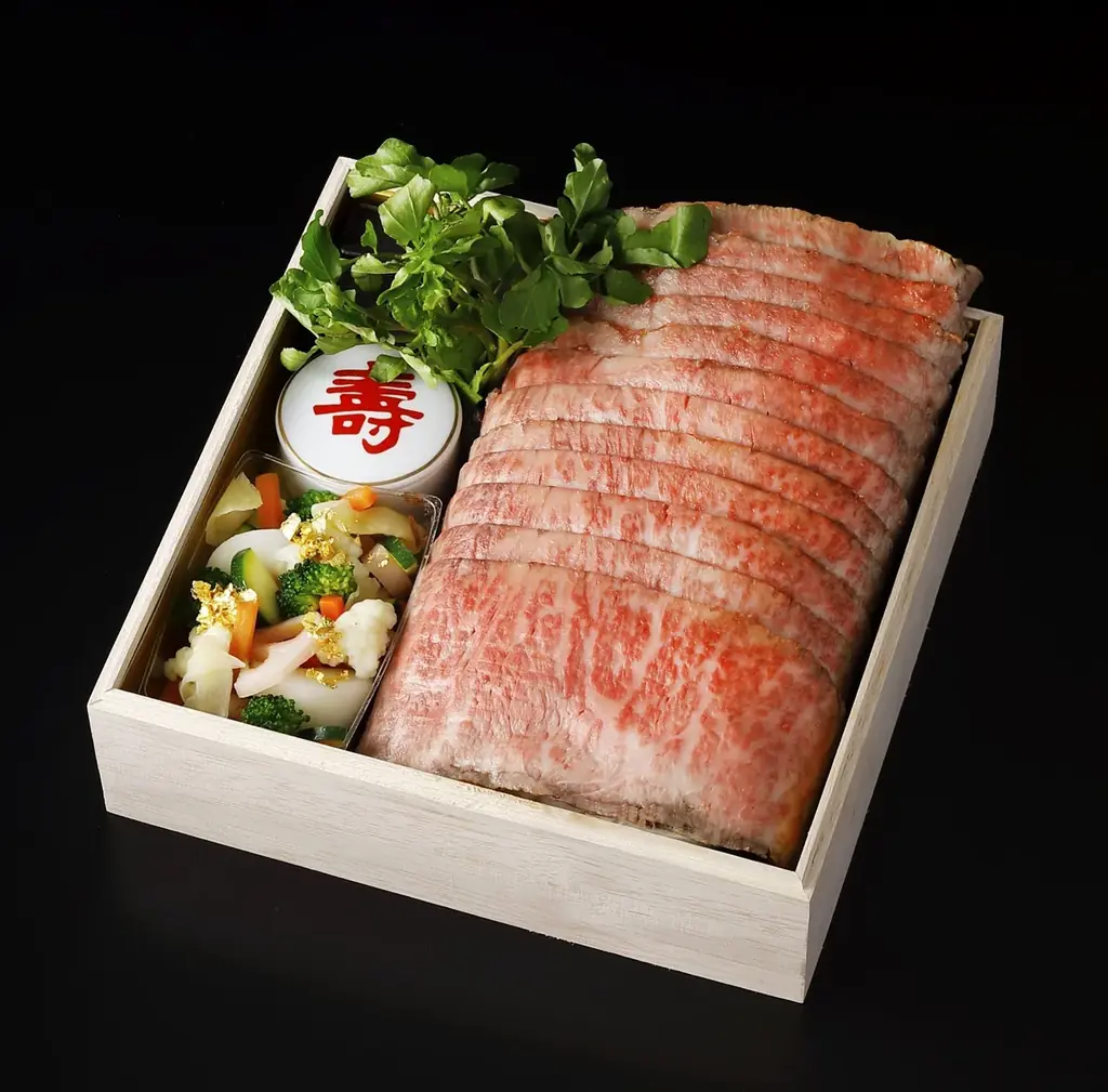 和・洋・中・フレンチの饗宴。全7種の特製おせち、ご予約受付中！ 画像 4