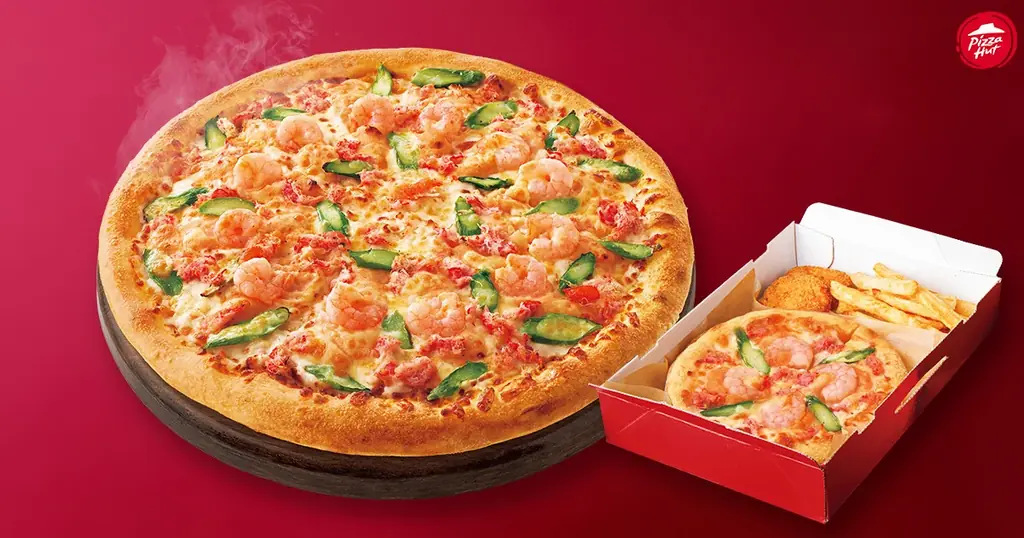 【2025年冬の新定番】ピザハットから今人気の“レトロ洋食”がお家で楽しめる、家族で囲むごちそうピザ「冬のプレミアム４」が期間限定発売！ 画像 3