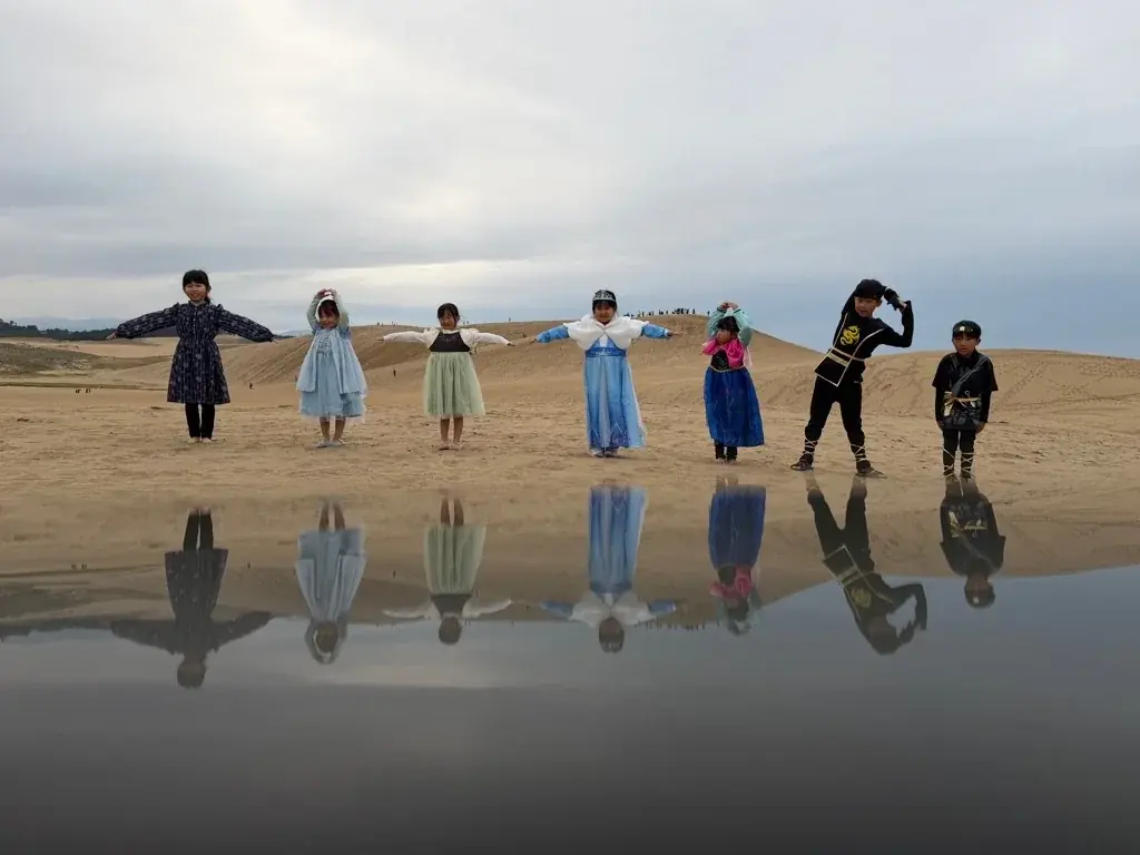 約2,800人が鳥取砂丘を大仮装パレード！AKB48徳永さん・永野さん、ポケモン「サンド」「アローラサンド」、ミャクミャクも登場！「鳥取砂丘ハロウィンパーティーafter EXPO2025」 画像 8