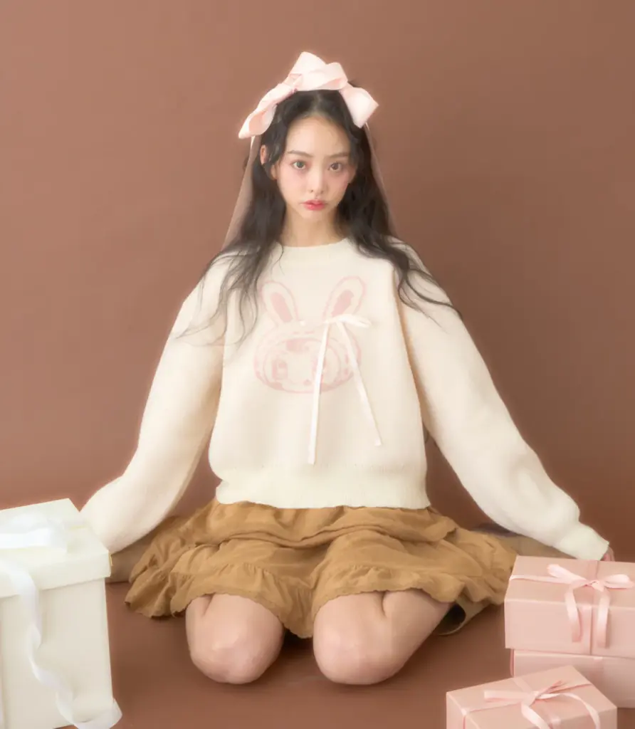 大人気のナルミヤキャラクターズ「べリエちゃん」とレディースアパレルブランド「Mi-je（ミジェ）」の初コラボ商品が2025年11月8日(土)より発売。 画像 2