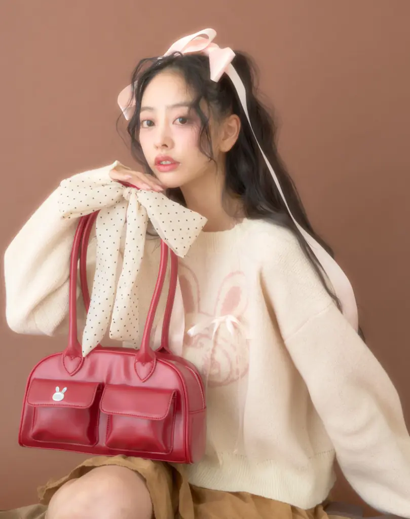 大人気のナルミヤキャラクターズ「べリエちゃん」とレディースアパレルブランド「Mi-je（ミジェ）」の初コラボ商品が2025年11月8日(土)より発売。 画像 9