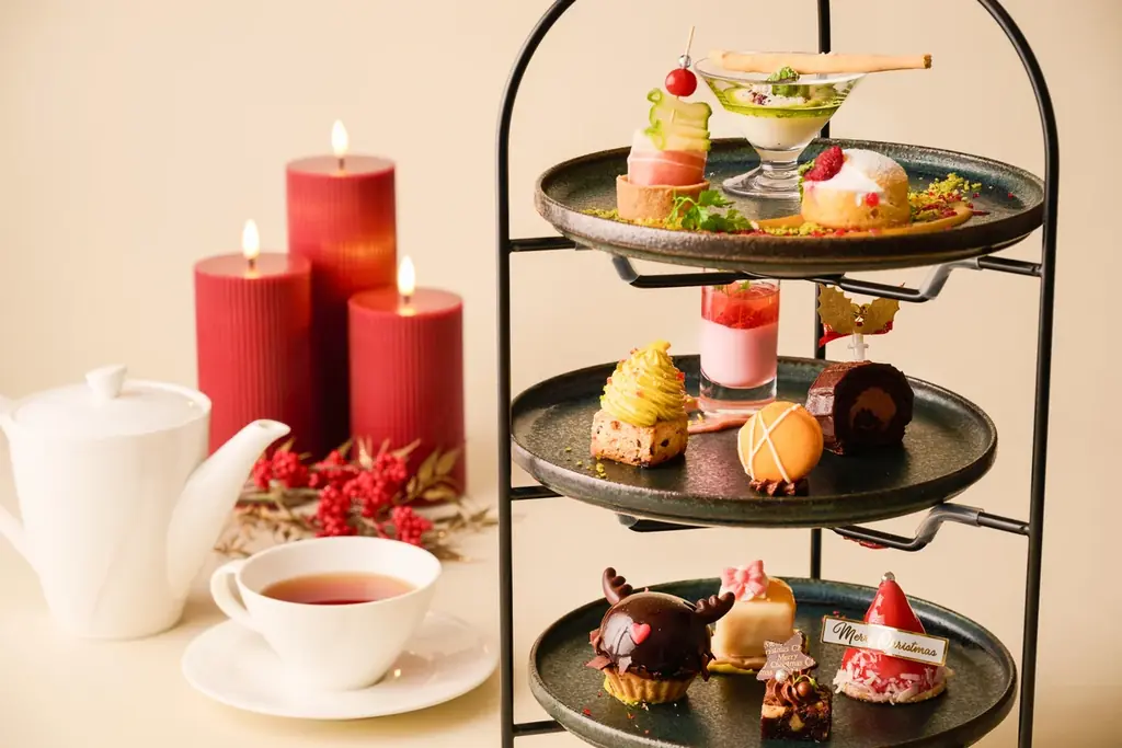 サンタの帽子やトナカイのタルトが並ぶ「クリスマスアフタヌーンティー」登場。3段のプレートで贈る、冬限定の華やかなティータイム。 画像 5