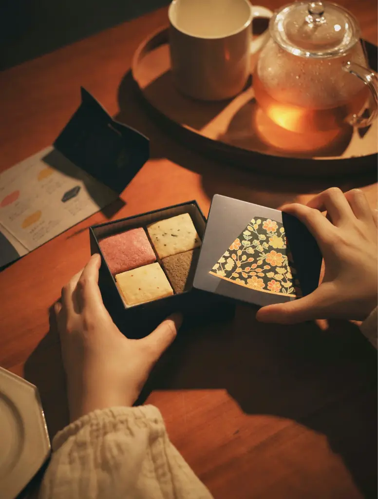 “夜にだけ出会えるクッキー” 治一郎全店16時から限定で「yakan～夜長を楽しむ大人のクッキー缶～」を2025年11月1日（土）より販売 画像 2