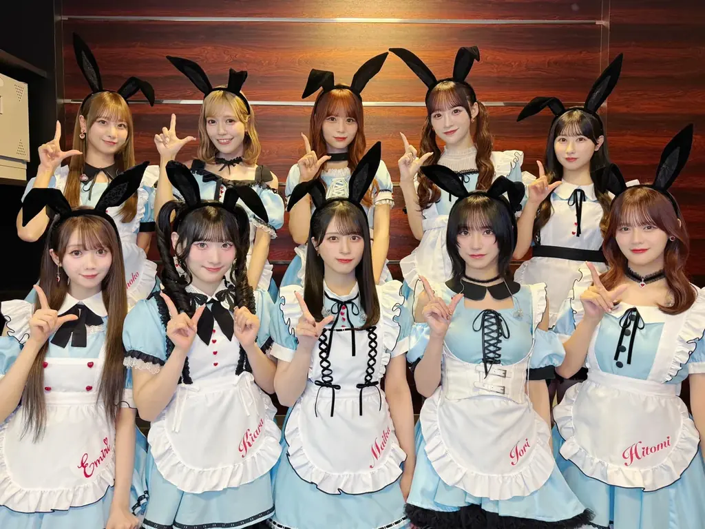 ＝LOVE　TBS系「CDTVライブ！ライブ！」におかわり出演し、話題の新曲『ラブソングに襲われる』をフル尺にて披露！！不思議の国をイメージした衣装と間奏での野口衣織による新ダンス披露で大反響！！ 画像 1