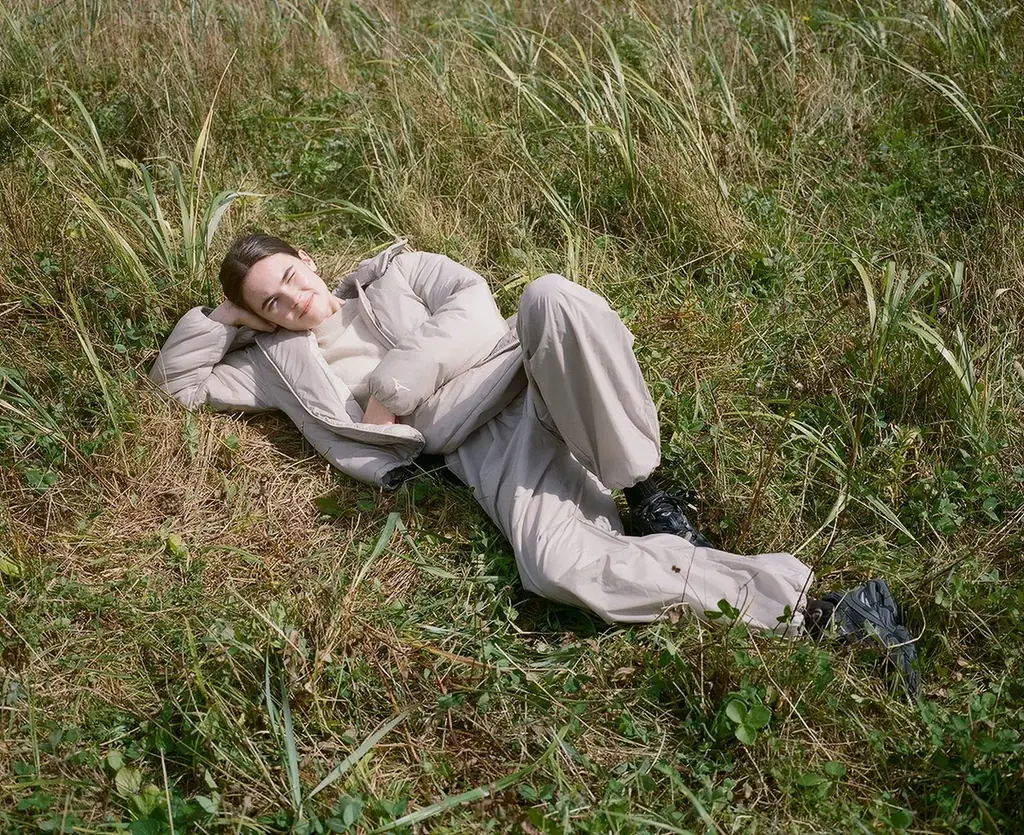 【emmi ｜ Mizuno】ミズノの機能素材を使用した初のアパレルコレクションが誕生　コラボレーションスニーカーと合わせたトータルコーディネートを提案 画像 11