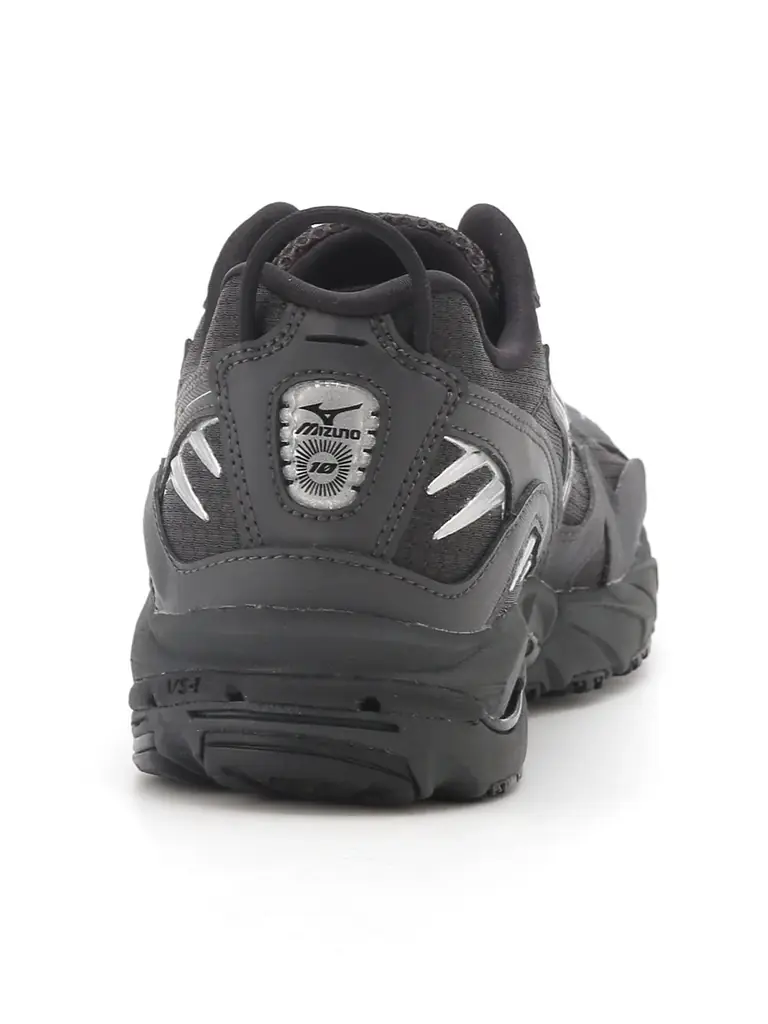 【emmi ｜ Mizuno】ミズノの機能素材を使用した初のアパレルコレクションが誕生　コラボレーションスニーカーと合わせたトータルコーディネートを提案 画像 17