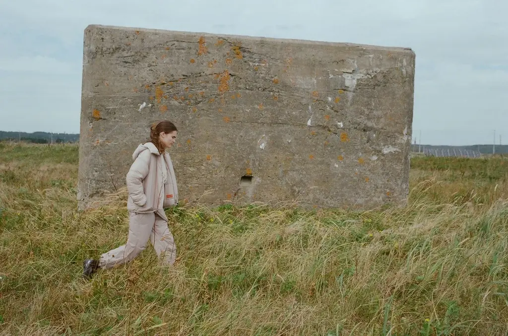 【emmi ｜ Mizuno】ミズノの機能素材を使用した初のアパレルコレクションが誕生　コラボレーションスニーカーと合わせたトータルコーディネートを提案 画像 10