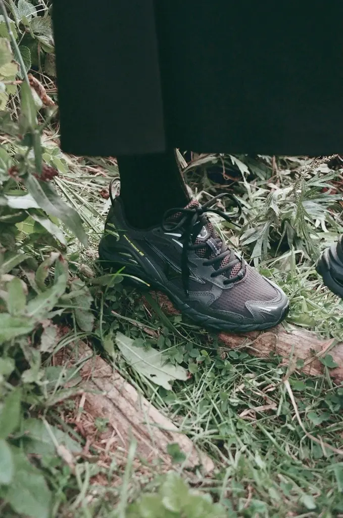 【emmi ｜ Mizuno】ミズノの機能素材を使用した初のアパレルコレクションが誕生　コラボレーションスニーカーと合わせたトータルコーディネートを提案 画像 14