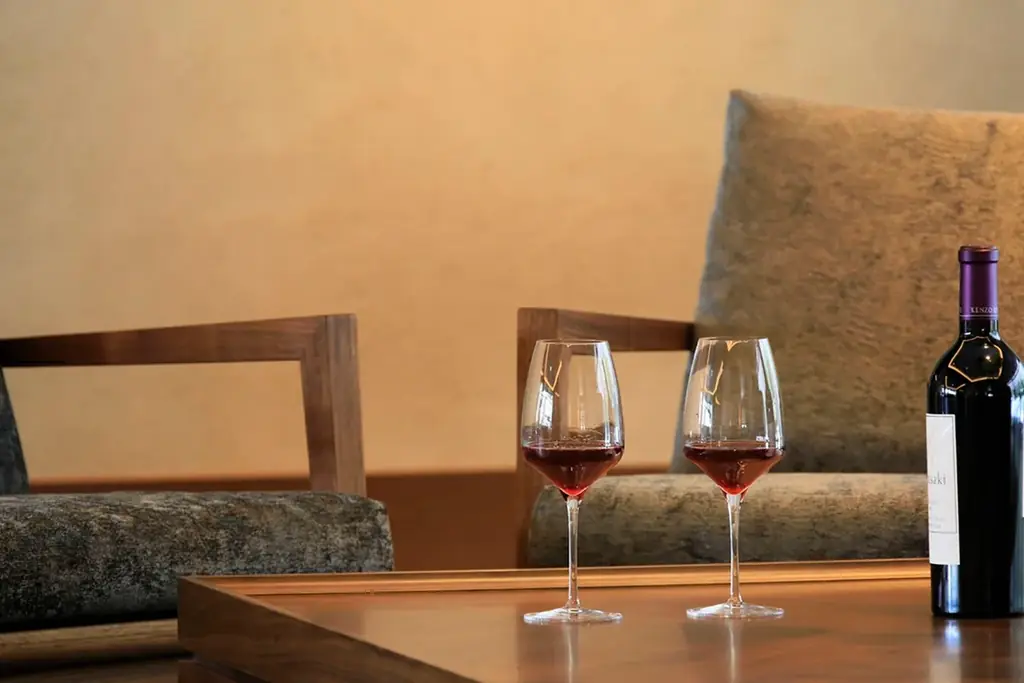 ホテルのDX導入にお悩みの方をサポート！客単価1.5倍の事例を紹介　無料共同ウェビナー開催｜2025年11月26日（水） 画像 1