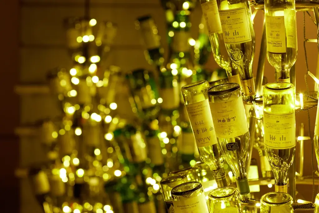 【リゾナーレ八ヶ岳】1万2千本の「甲州」のワインボトルをアップサイクルしたツリーが並ぶ「ワインリゾートクリスマス2025」開催 画像 2