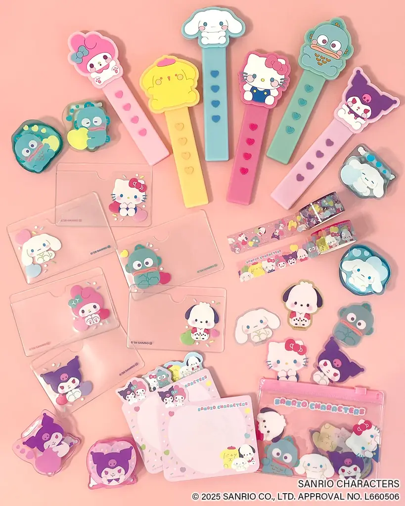『サンリオキャラクターズ』の‟ぷにゅ”っとした表情がかわいい新作雑貨がサンキューマートより11月中旬に新発売！「ハローキティ」たちがカラフルポップなアイテムに変身【全品390円（税込429円）】 画像 2