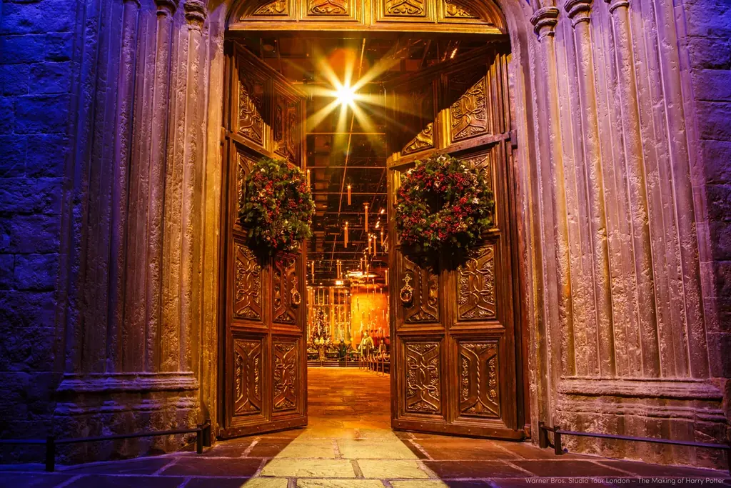 400本のキャンドルの光が煌めく大広間で、魔法のようなクリスマスディナーを 「ホグワーツディナー」 待望の開催決定 画像 8