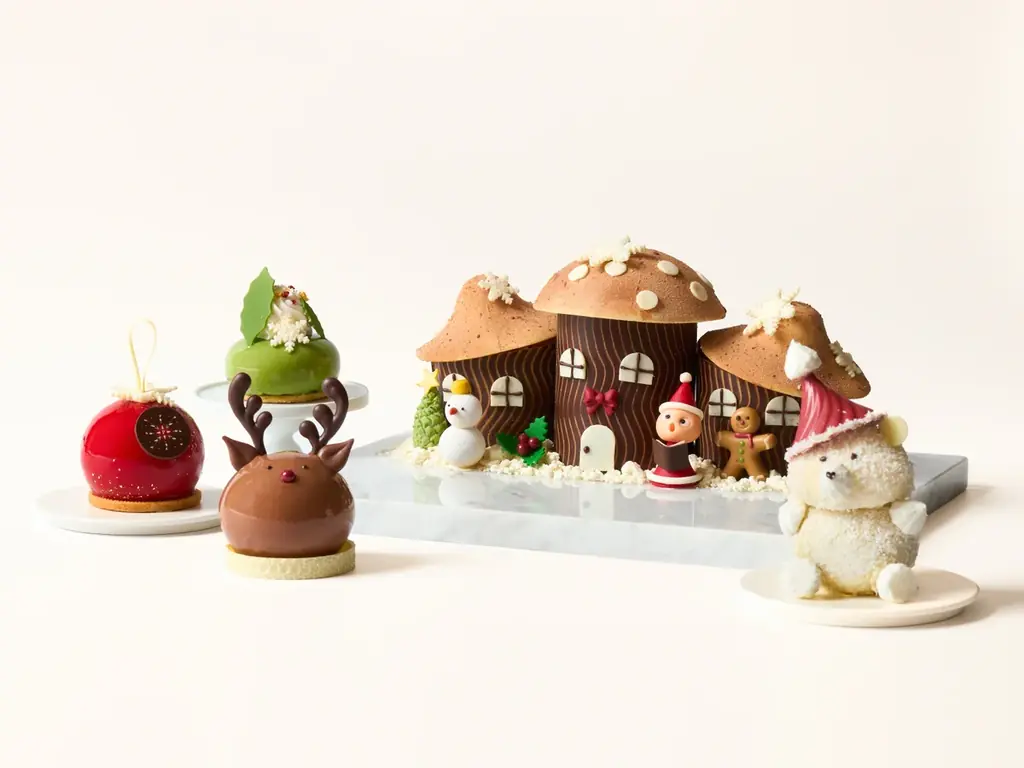 11/17発売　ペニンシュラの2025年クリスマスケーキ8種